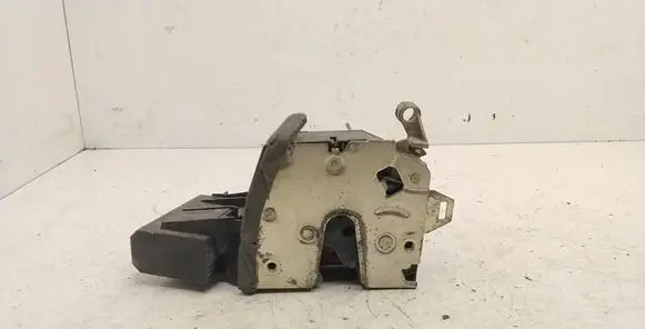 BMW 7 E38 Rear door lock 8352165