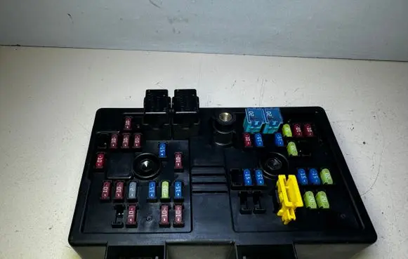 Chevrolet Captiva Fuse module 96821082 6D10