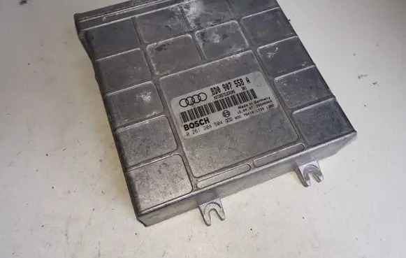 Audi A4 S4 B5 8D Engine control unit/module 8D0907558A 0261204504