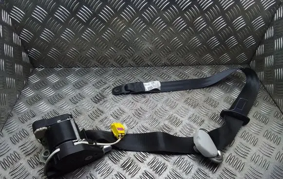 Volkswagen Caddy Front seatbelt 2K5857806