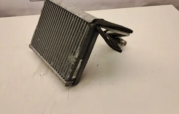 Volvo V60 Air conditioning (A/C) radiator (interior) DN978001 7036866