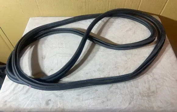 BMW 4 F36 Gran coupe Trunk rubber seal (body) 7409306