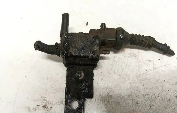 Volkswagen PASSAT B5 Turbo solenoid valve 028906283f 72189300