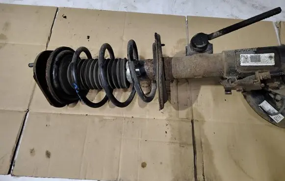Toyota Auris 150 Front shock absorber with coil spring
