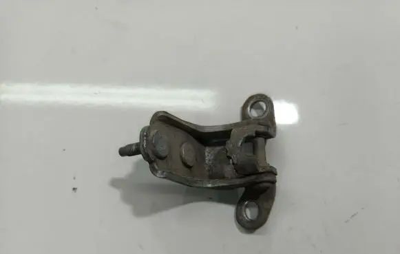 Honda FR-V Rear door lower hinge 