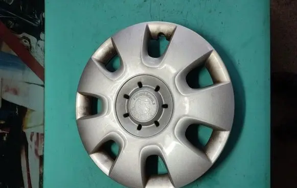 Skoda Fabia Mk2 (5J) R16 wheel hub/cap/trim 5J0601147A IMPRK1527997
