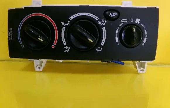 Renault Megane I Climate control unit 663391J