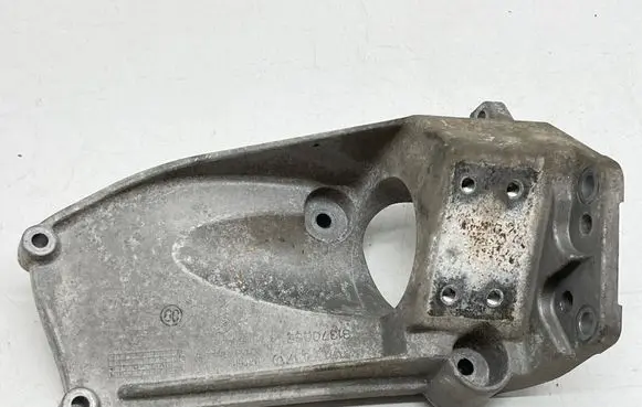Volvo XC90 Gearbox mounting bracket 31370633