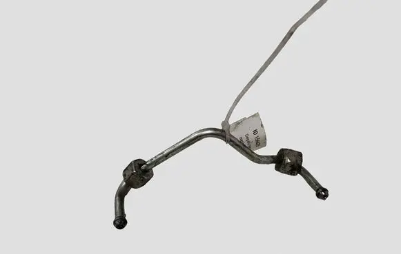 Nissan X-Trail T31 Fuel injector supply line/pipe