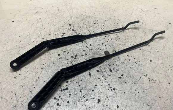 Opel Vectra A Front wiper blade arm 90357714