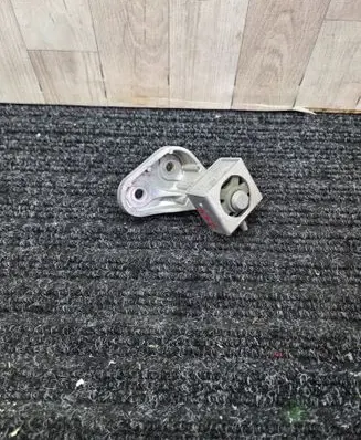 BMW 3 G20 G21 Muffler mount bracket/holder 8683822 18208683823