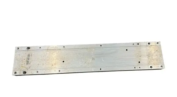 Engine mounting bracket