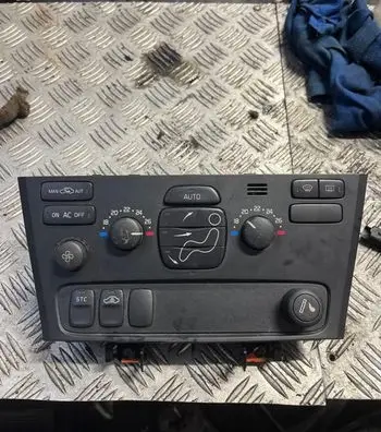 Volvo S60 Climate control unit 8691876