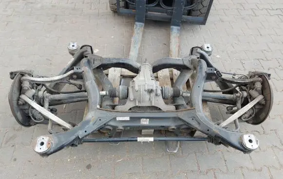 Porsche Cayenne (92A) Rear axle beam with reductor 