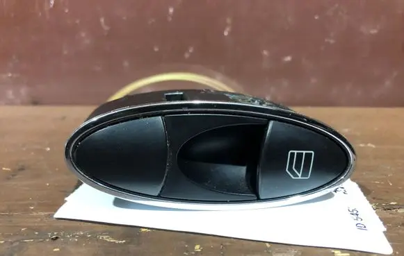 Mercedes-Benz E W211 Electric window control switch A2118218651