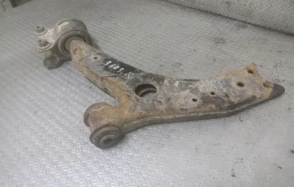 Volvo C30 Front lower control arm/wishbone