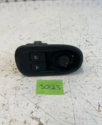 Renault Master III Electric window control switch 8200637849