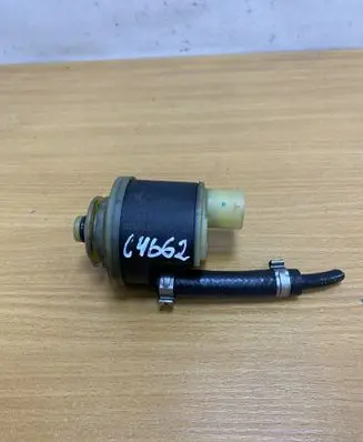 BMW 5 F10 F11 Fuel injection high pressure pump 8572519 C4662