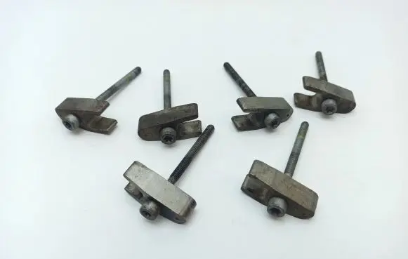 Mercedes-Benz R W251 Fuel Injector clamp holder