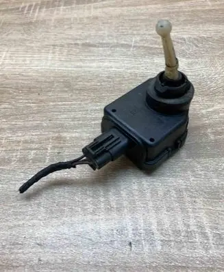 Chrysler Voyager Headlight level adjustment motor 4676678 0307852330 WithPlug
