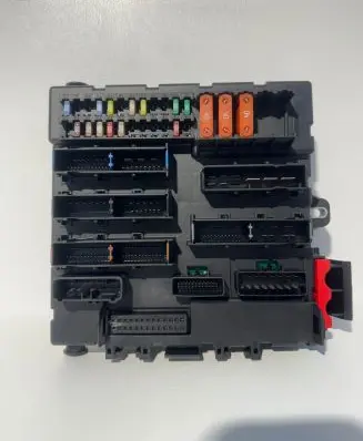 Opel Signum Fuse module 13189923