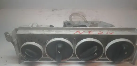 Chrysler Neon II Climate control unit 4734919B