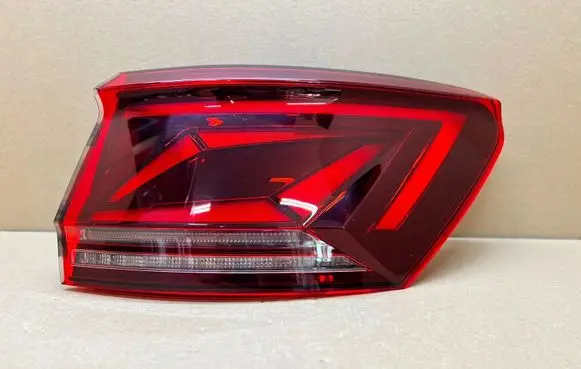 Volkswagen Touareg III Rear/tail lights 760945208C