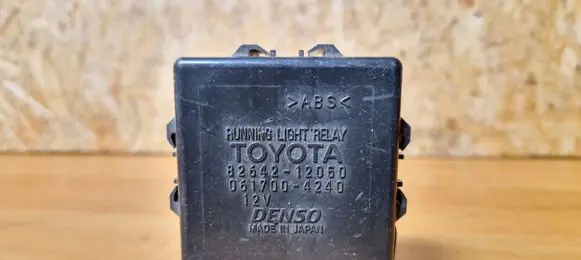 Toyota Avensis T250 Day light relay 0617004240 8264212050