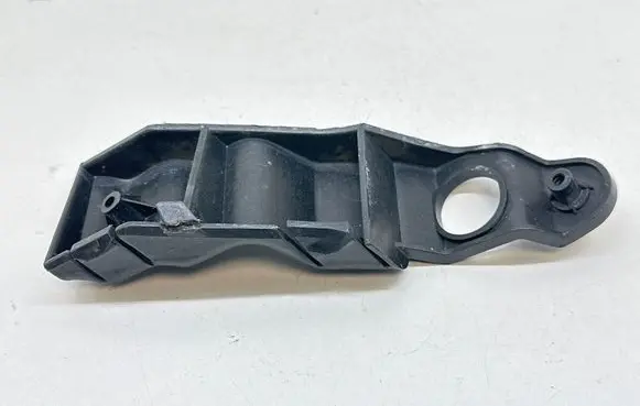 Audi TT Mk1 Front bumper mounting bracket 8N0807183
