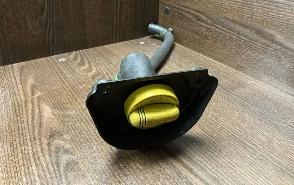 Opel Movano B Oil filter cover 8200795333