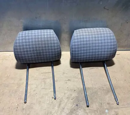 Mercedes-Benz E W124 Front seat headrest 