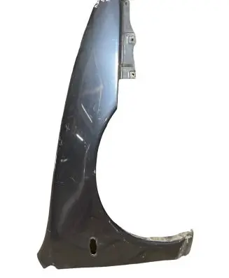Mazda 323 F Fender