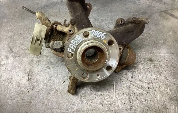 Skoda Fabia Mk1 (6Y) Front wheel hub