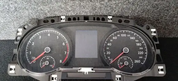 Volkswagen Golf VII Speedometer (instrument cluster) 5G1920740B