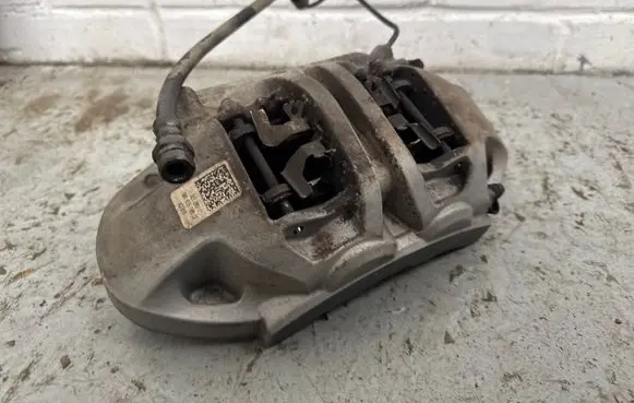 Front brake caliper