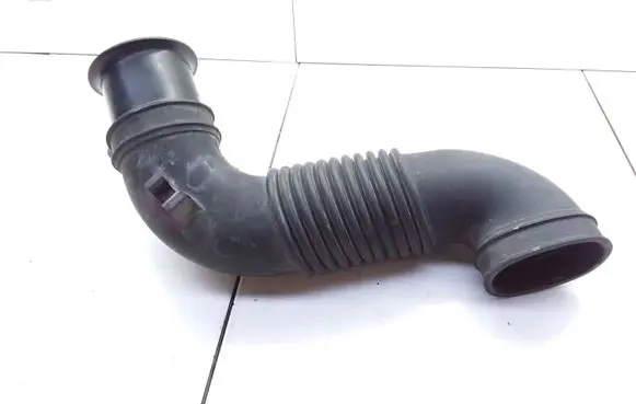 Air intake hose/pipe