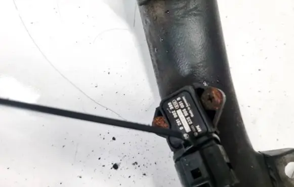 Volkswagen Golf V Air pressure sensor 038906051B 0281002399