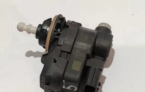 Citroen C5 Headlight level adjustment motor 89056887