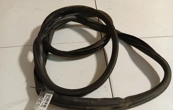 Skoda Roomster (5J) Rubber seal front coupe door 