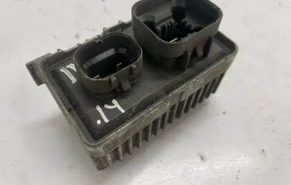 Glow plug pre-heat relay