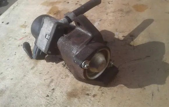 Nissan X-Trail T30 EGR valve