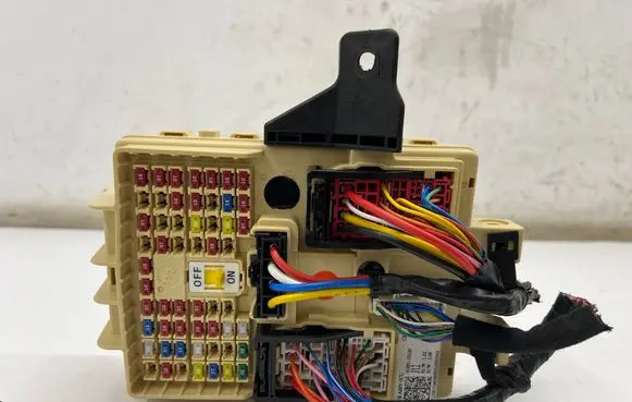 KIA Stinger Fuse module 91951J5120