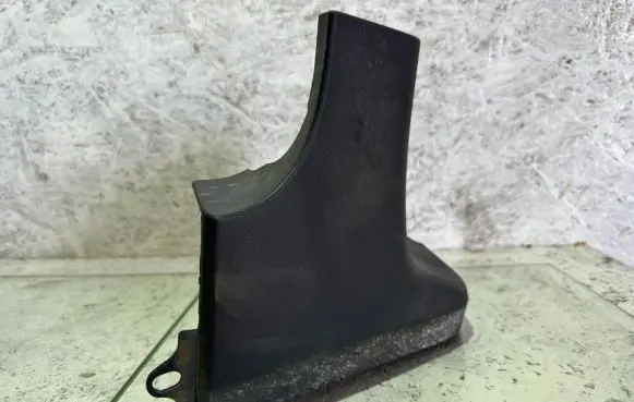 Volvo XC90 Side skirt front trim 