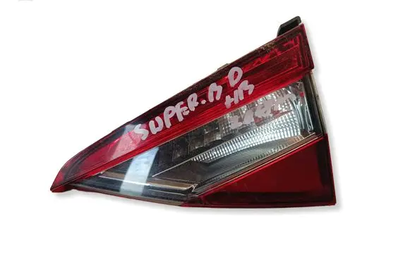 Skoda Superb B8 (3V) Tailgate rear/tail lights 