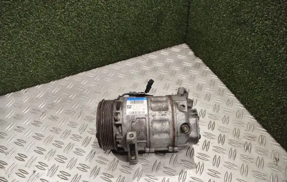Renault Trafic III (X82) Air conditioning (A/C) compressor (pump) 926001732R 8110040907