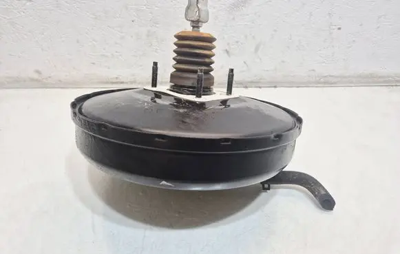 Hyundai Santa Fe Brake booster 585002P800