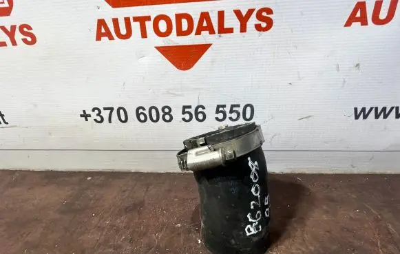 Volkswagen PASSAT B6 Engine coolant pipe/hose