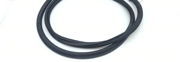 BMW Z4 E85 E86 Trunk rubber seal (body) 