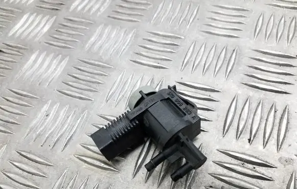 Audi A4 S4 B8 8K Turbo solenoid valve 1K0906283A