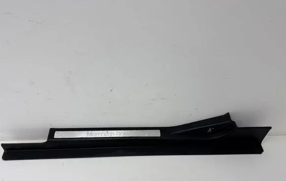 Front sill trim cover